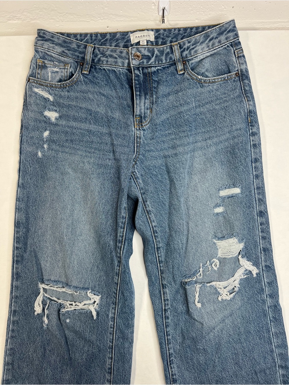 Pacsun Women’s Casey Medium Indigo Ripped Low Rise Baggy Jeans - Picture 5 of 9